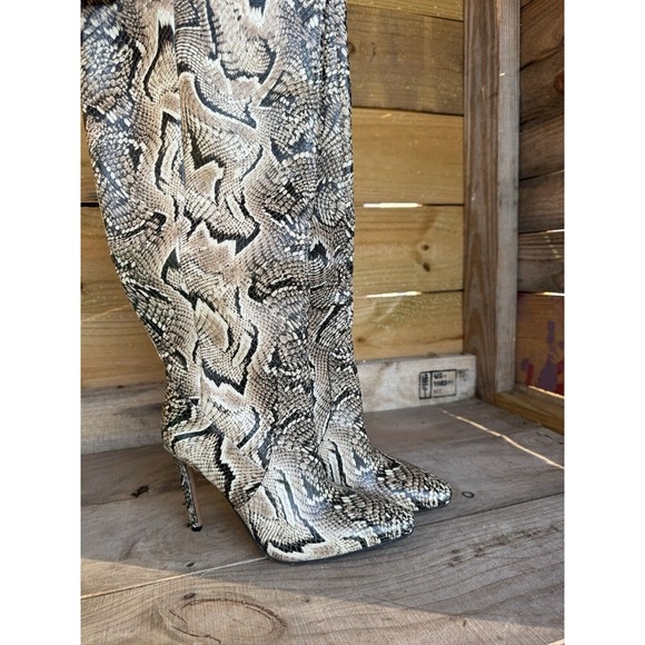 Vince Camuto Fendels Knee High Boots Size 5 Beautiful Snake Print High Heels - Picture 3 of 13